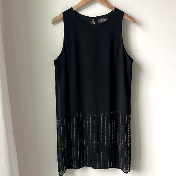 Astr Beaded LBD Lined Sleeveless Peephole Back Close Date Night Out Size L - Picture 1 of 13